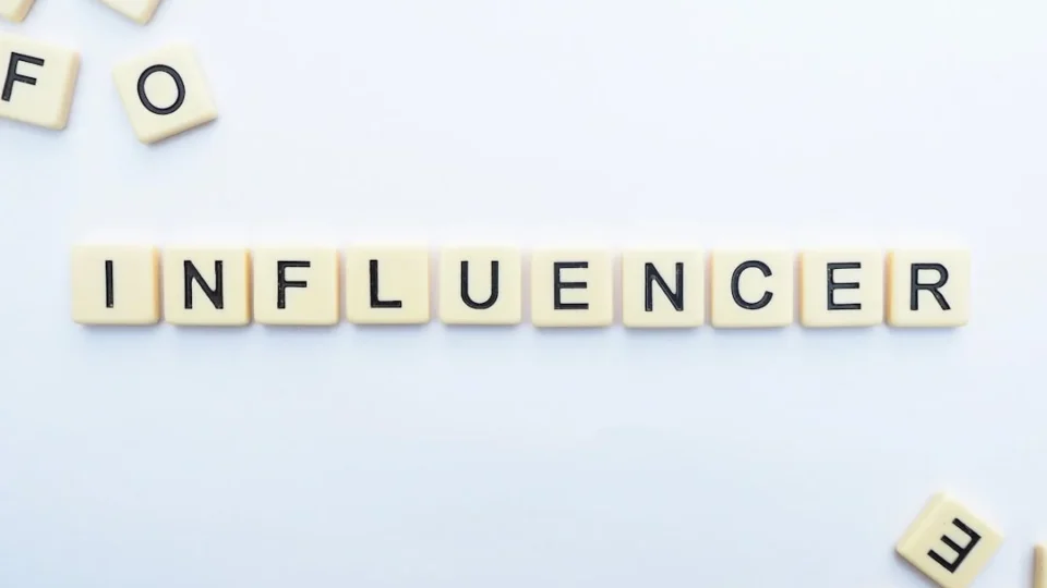 Influence letters on floor