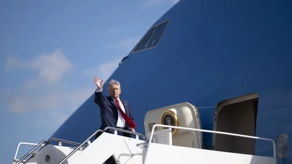Donald Trump boards Air Force One at Joint Base Andrews